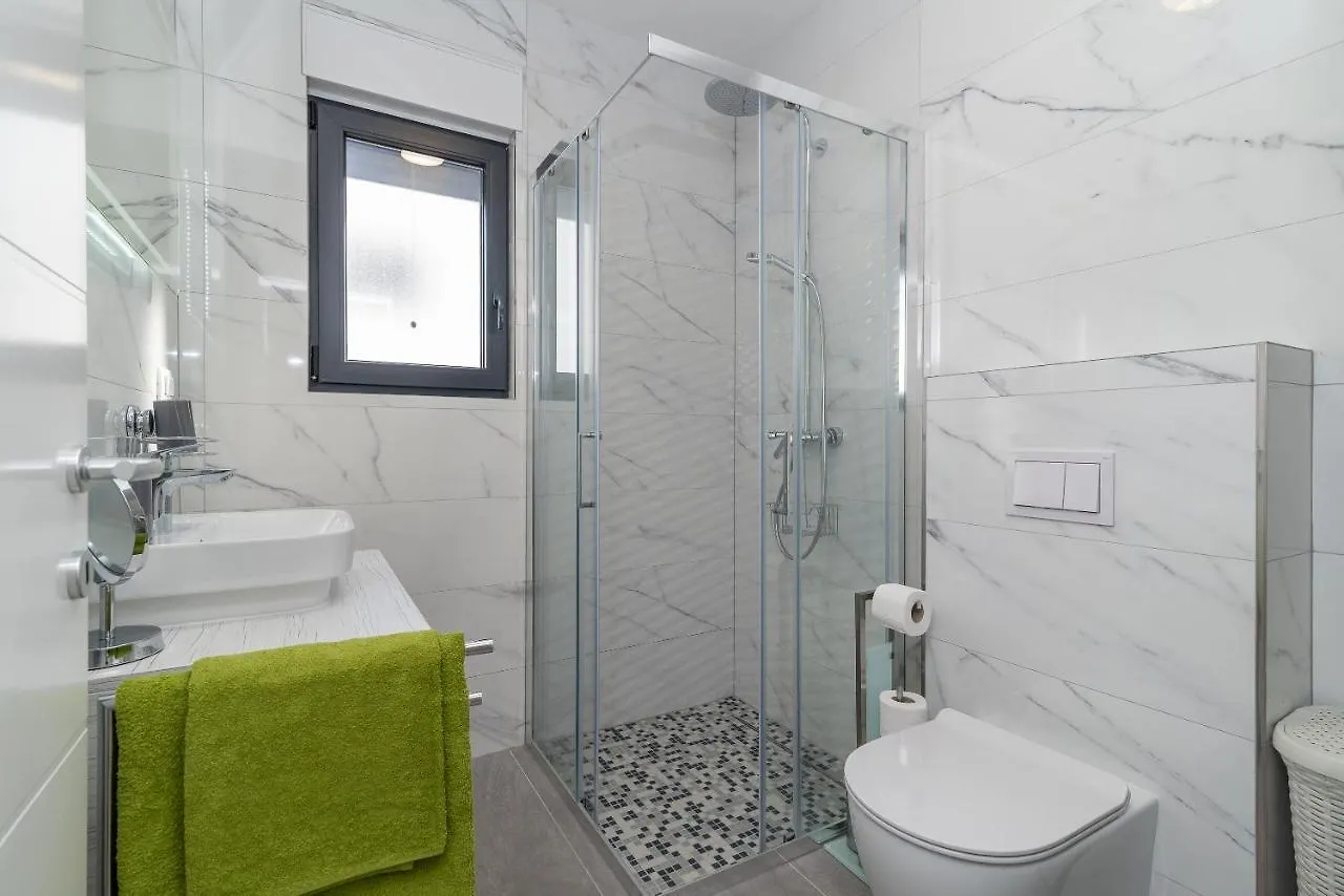 Poolside 2 Bedroom Ap. Mare Trogir Croatia