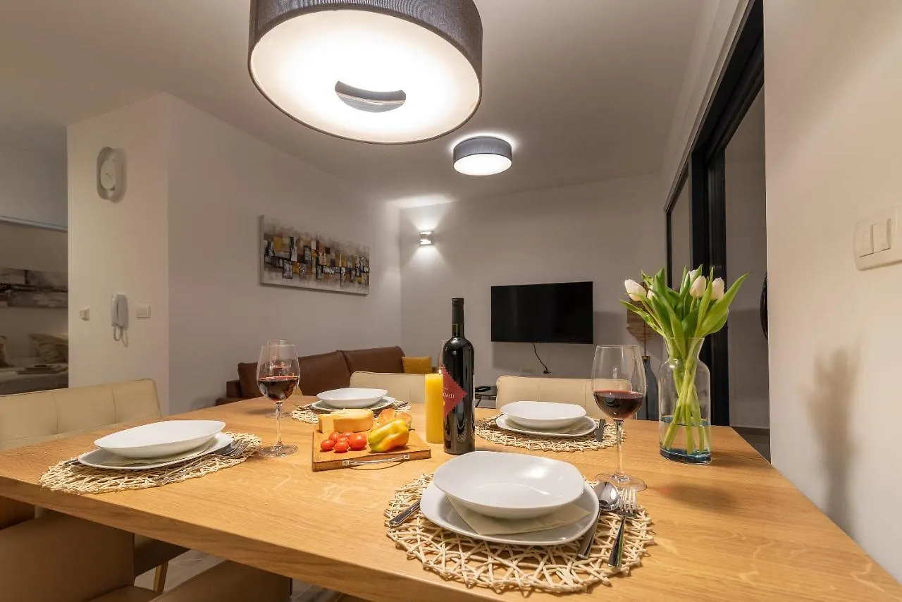 Apartment Poolside 2 Bedroom Ap. Mare Trogir