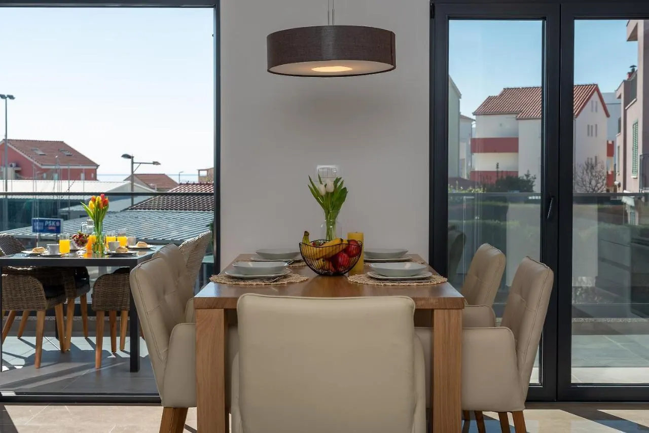 Poolside 2 Bedroom Ap. Mare Trogir Croatia