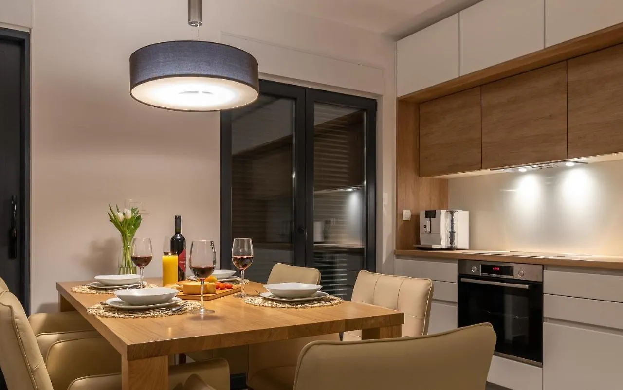 Poolside 2 Bedroom Ap. Mare Trogir